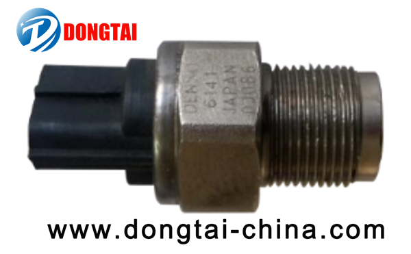 NO.539(6)  Denso Rail pressure sensor 499000-6141