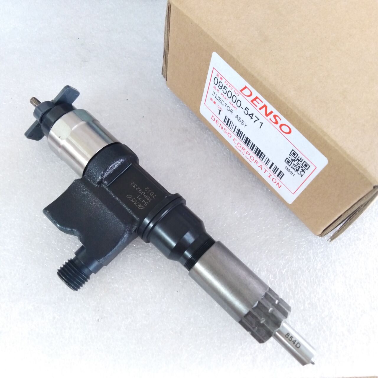 095000-5471  DENSO Common Rail Injector  095000-5471 (8973297032)  For HITACHI ISUZU